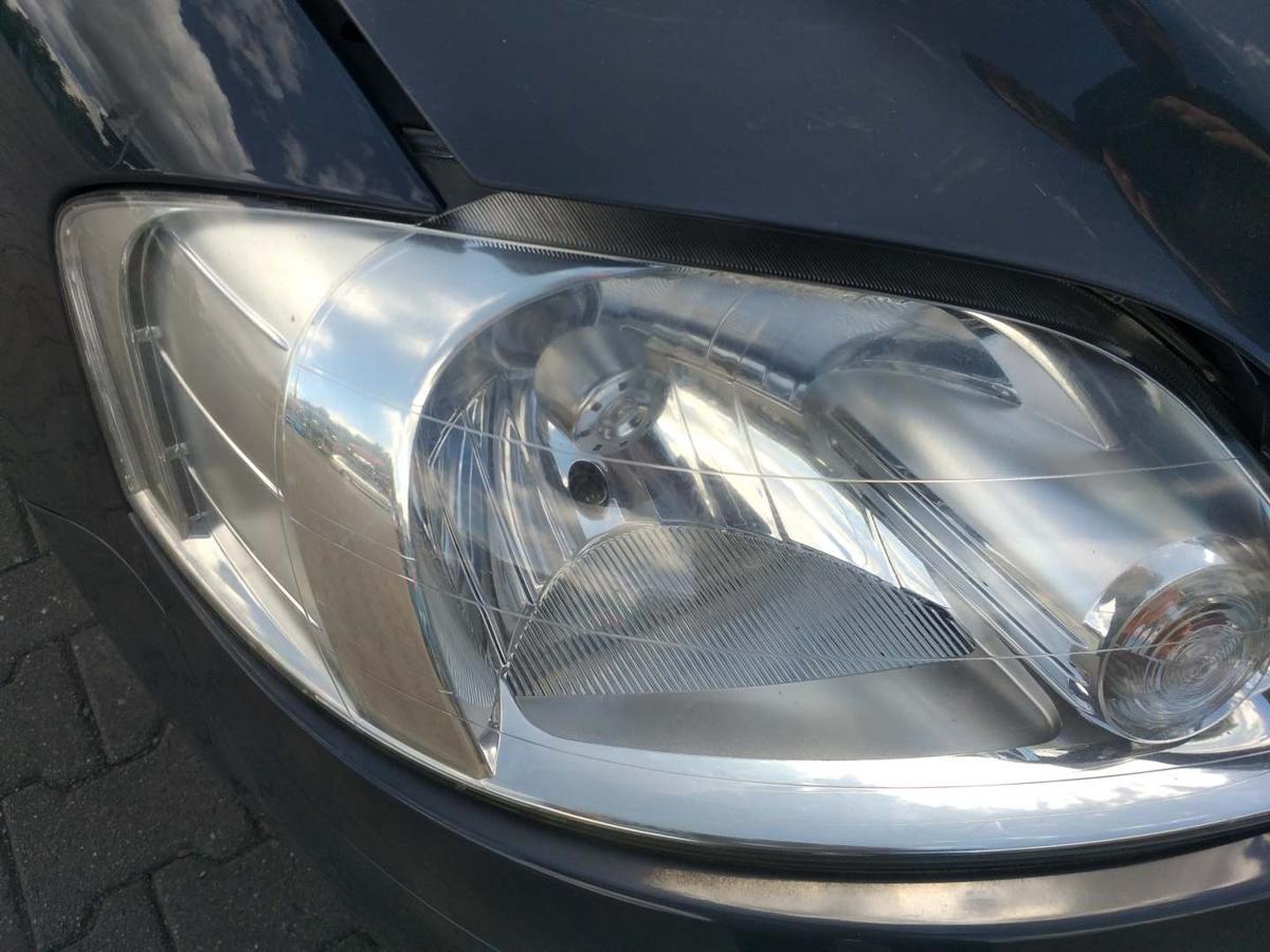 VW Fox original Scheinwerfer vorn rechts Halogen Bj.2010 VW Fox original Scheinwerfer vorn rechts Halogen Bj.2010